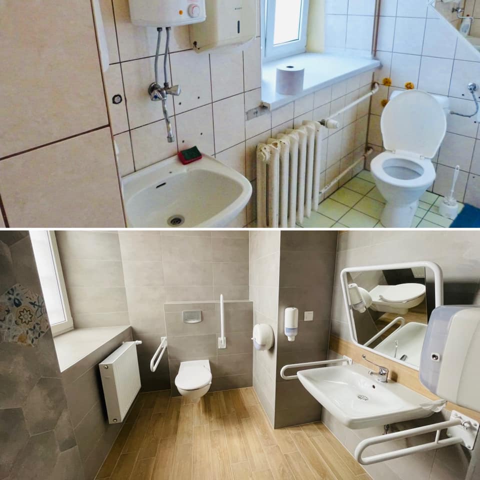 Porównanie zdjęć łazienki w PCPR od góry przed remontem, na dole po remoncie